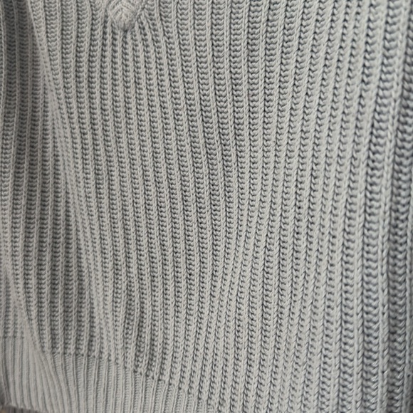 Brandy Melville Ribbed Cropped V Neck Sweater - Picture 2 of 5